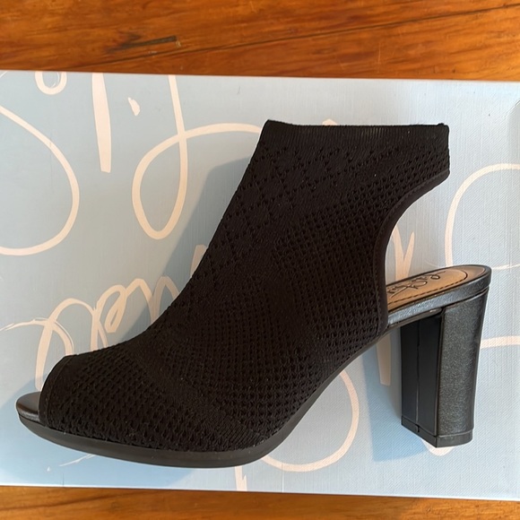 Life Stride | Alita Slingback Heel With Peep-Toe & Soft Knit Upper; Size 7.5M - Picture 11 of 17